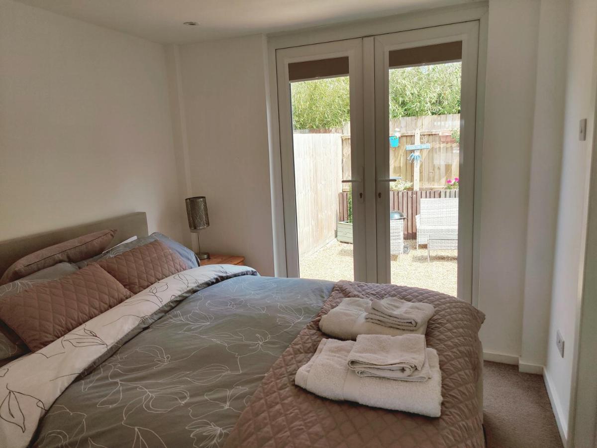 *Close To Beach* One Bedroom Suite With Parking Overstrand Luaran gambar